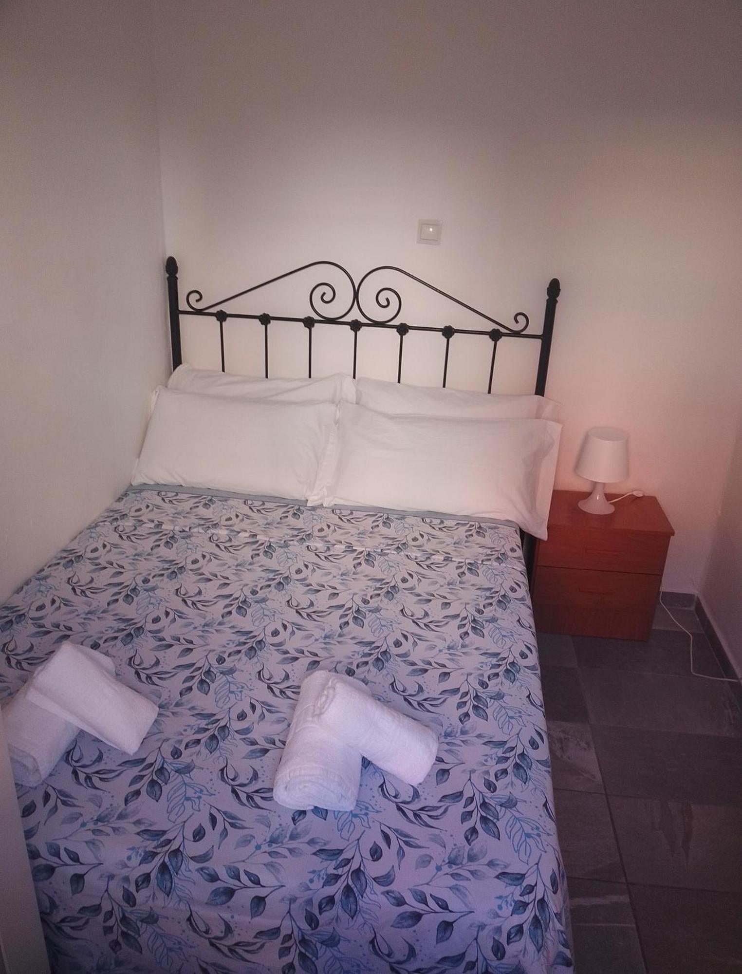 Apartamentos Coris Urban Center Малага Екстериор снимка