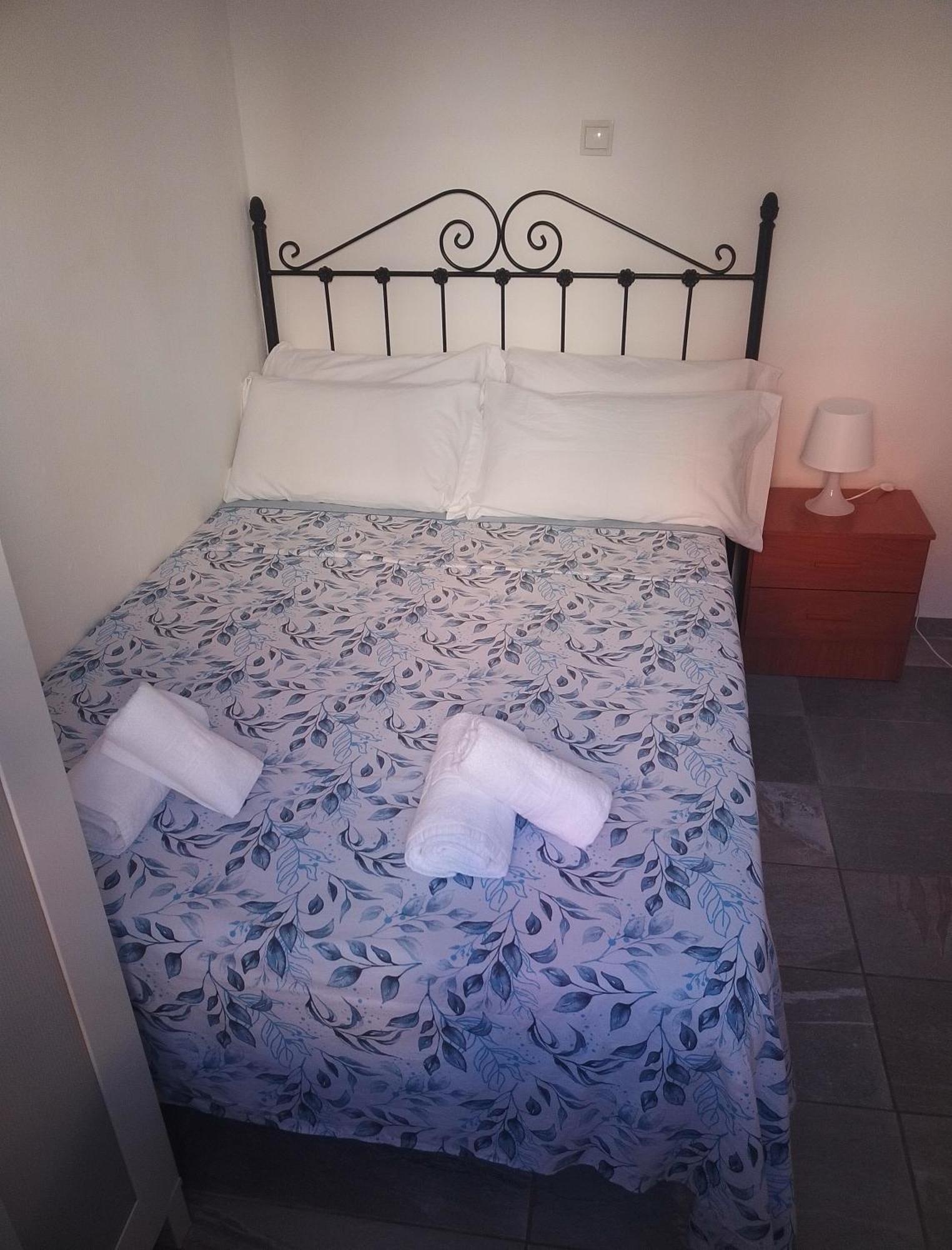 Apartamentos Coris Urban Center Малага Екстериор снимка